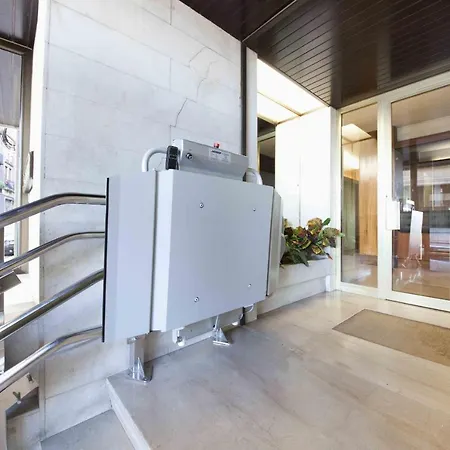 The Collection | Niza Apartment *