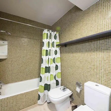 The Collection | Niza Apartment *