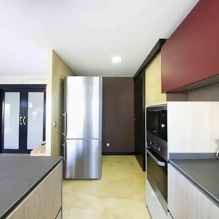The Collection | Niza Apartment *