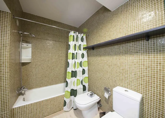 The Collection | Niza Apartment *